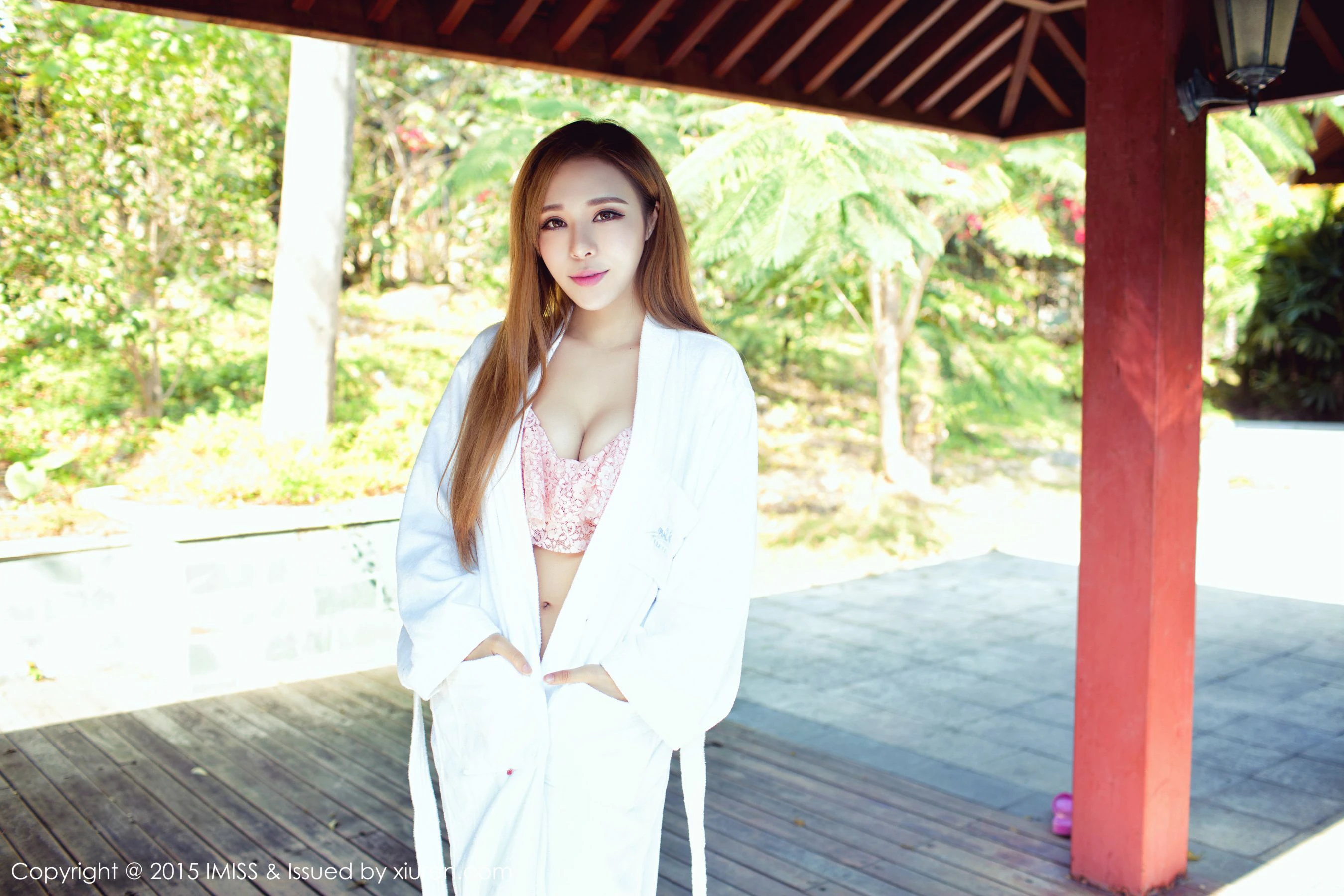 重庆美女游潇潇《旅拍套图》 爱蜜社IMiss Vol.047插图5