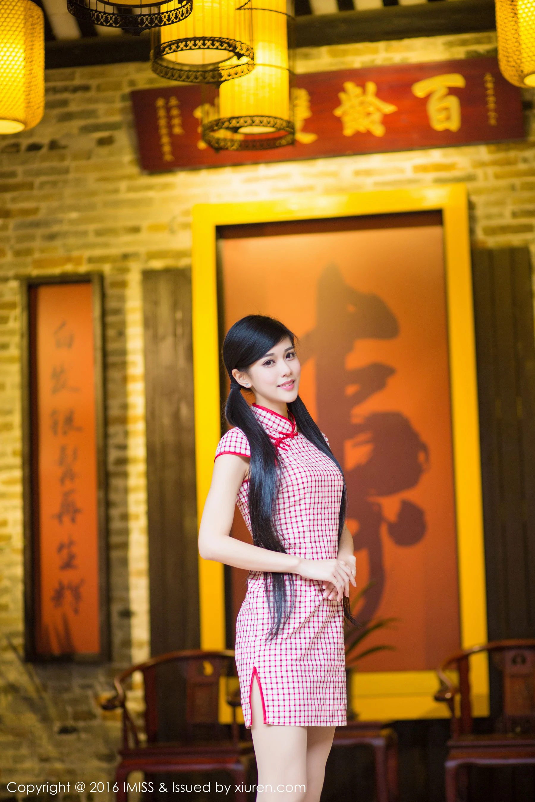 王曼妮、谭小雅《古典旗袍系列》爱蜜社IMiss Vol.070插图3