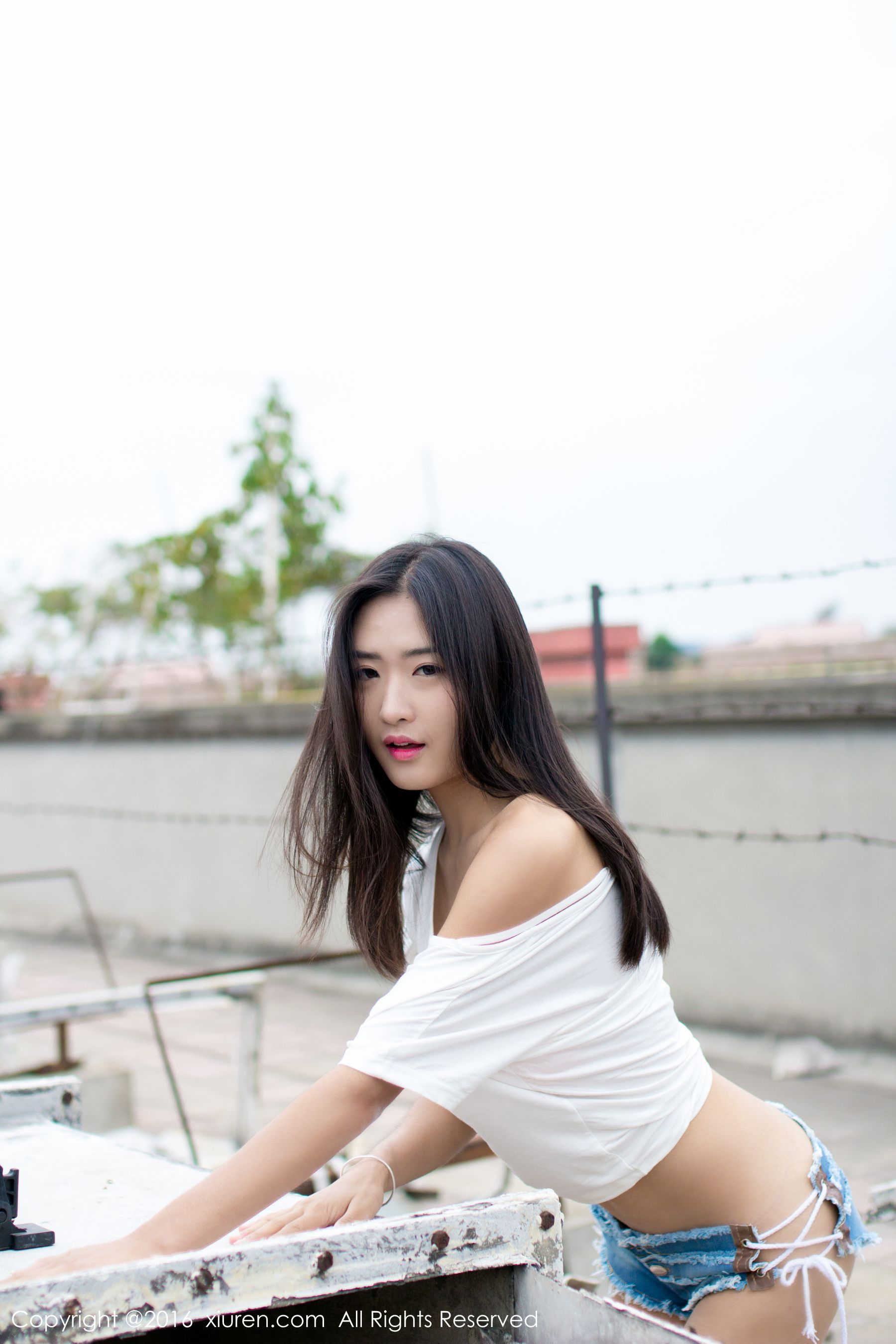 周琰琳LIN《红颜朱唇，宛若青莲出水》 秀人网 No.624插图5