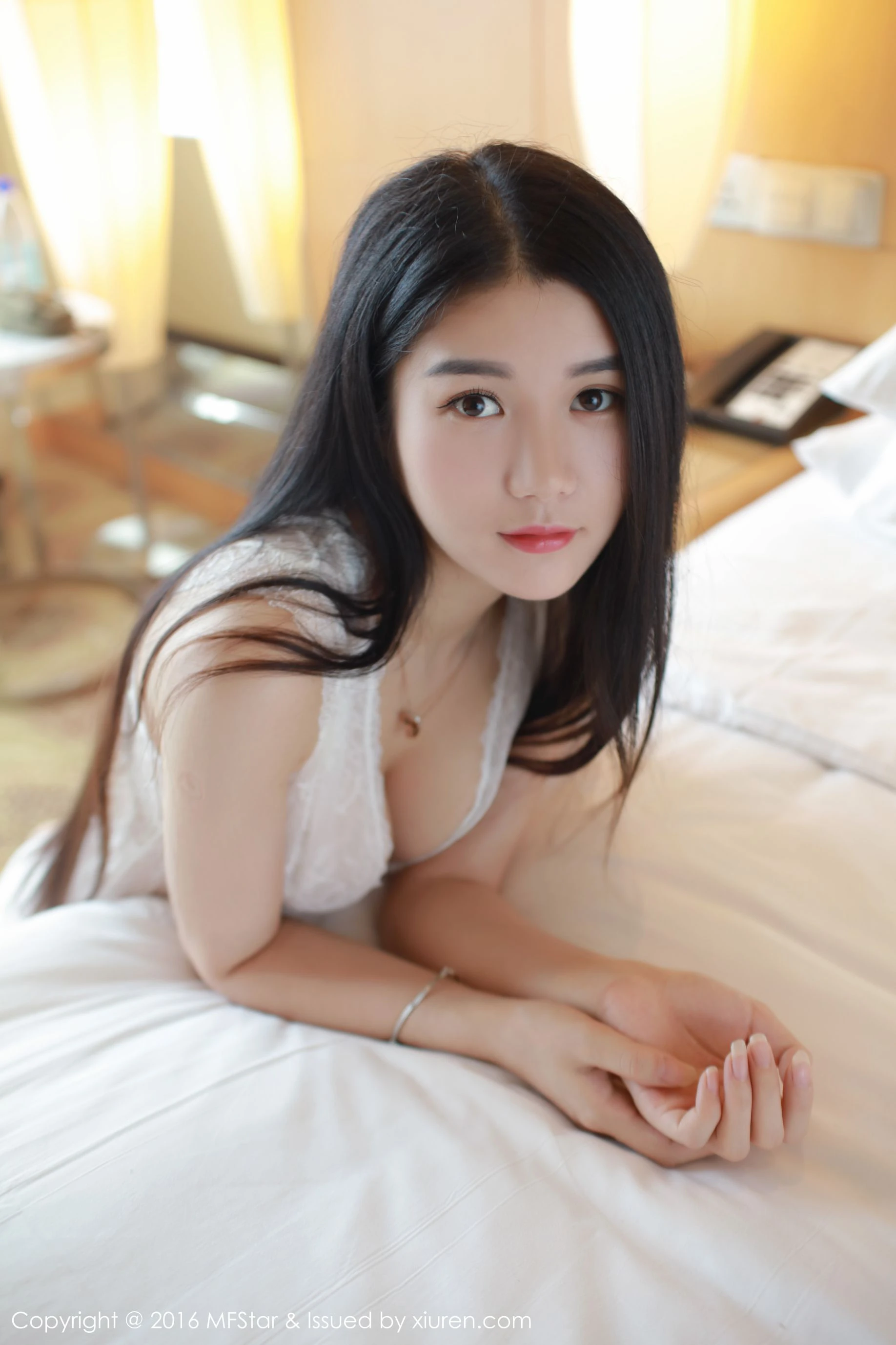 王梓童Doirs《气质独特，肌肤胜雪，杨柳细腰的美女模特》 模范学院 Vol.062