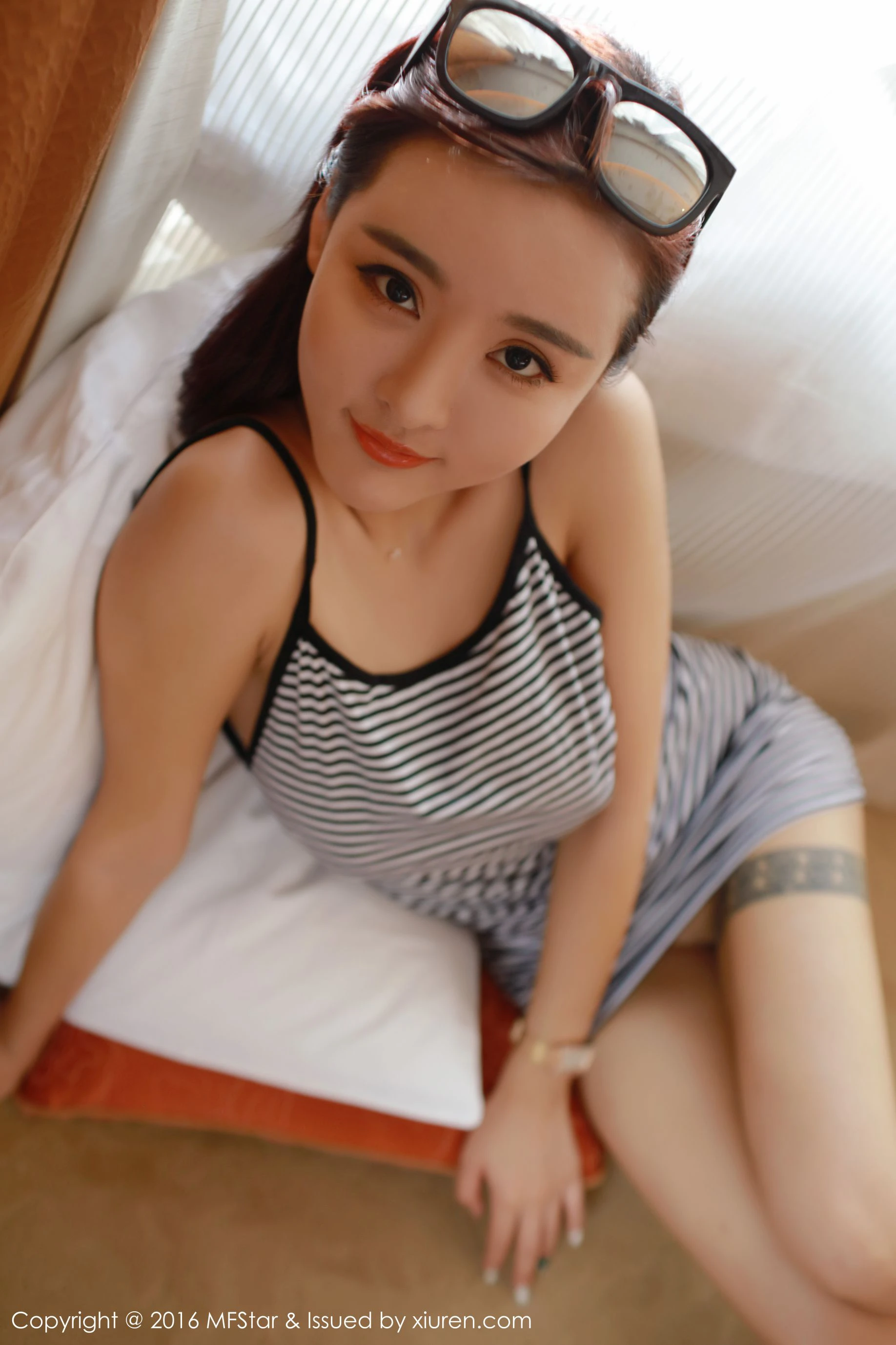 佳佳JiaJia &五官精致、颜值靓丽且拥有傲人巨乳的美女模特 模范学院 Vol.060插图1