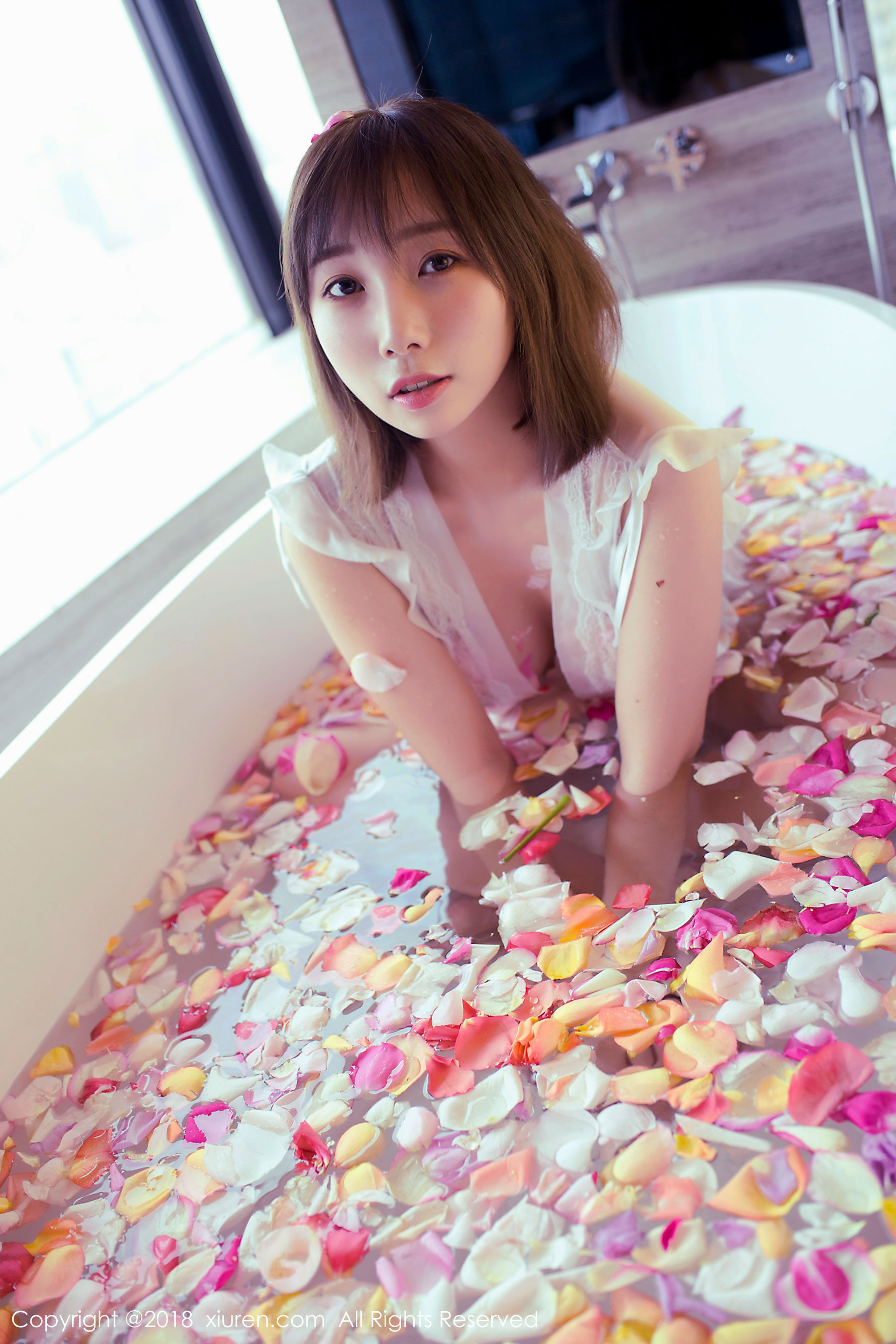 枝恩《短发百变大美女》 秀人网XIUREN No.981插图4