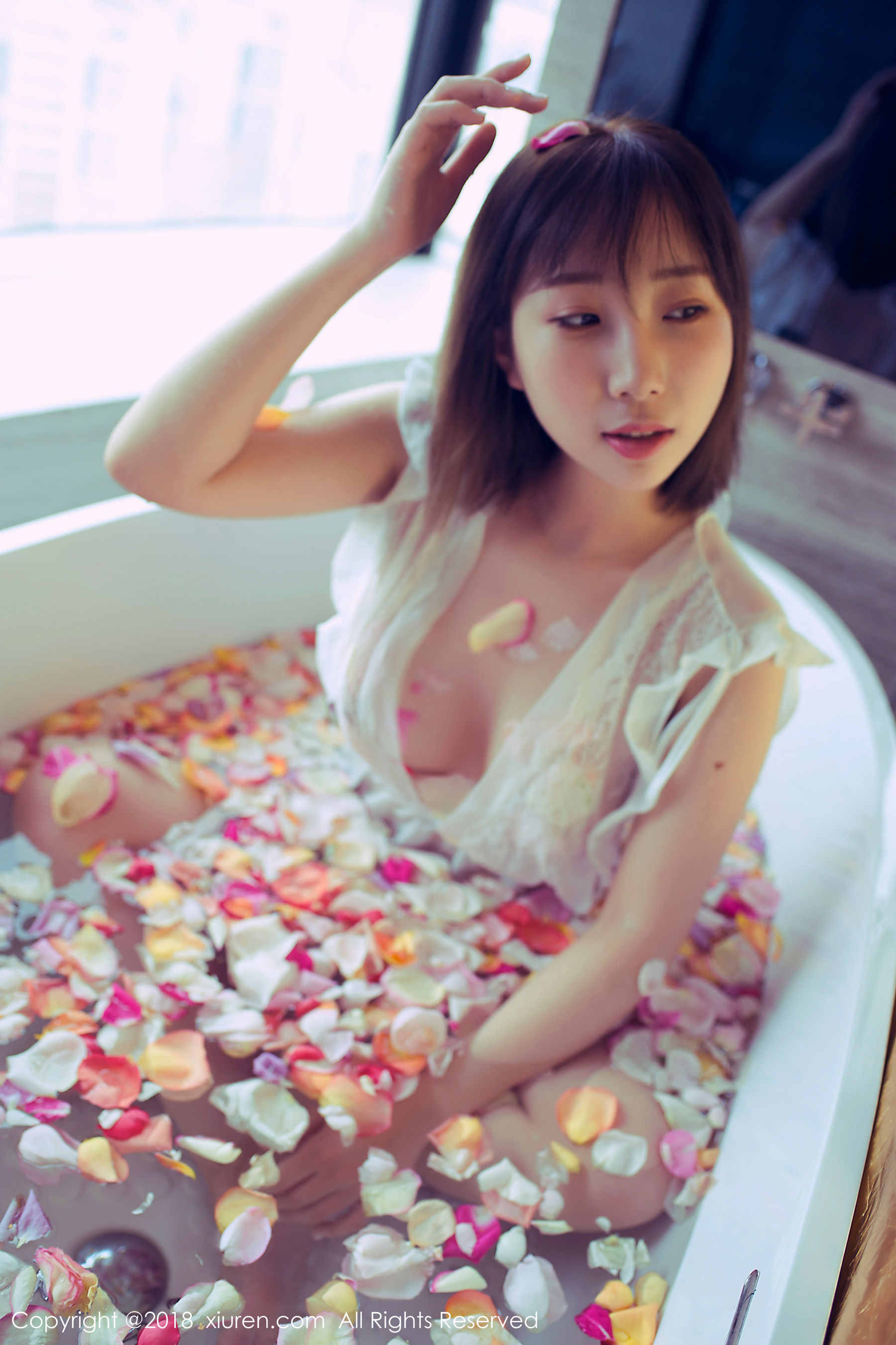 枝恩《短发百变大美女》 秀人网XIUREN No.981插图5