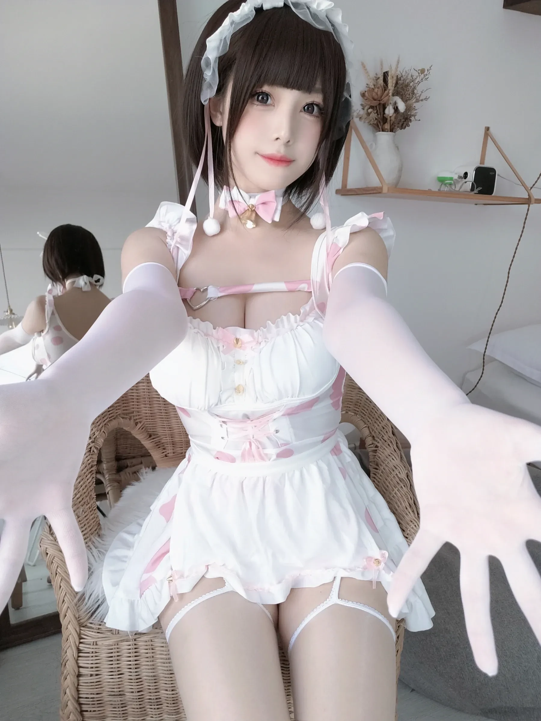 蜜汁猫裘 – 奶牛兔女仆 [38P]插图5